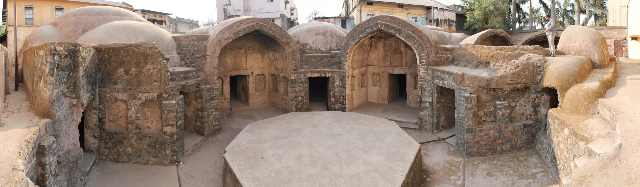 akbari-sarai