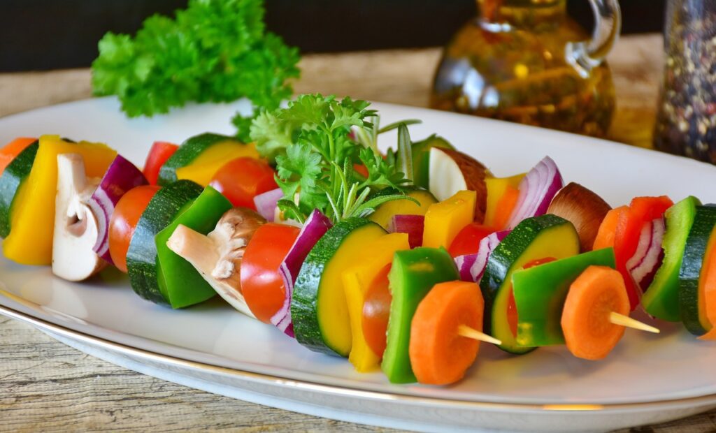 vegetable skewer, paprika, tomato, vegetarian